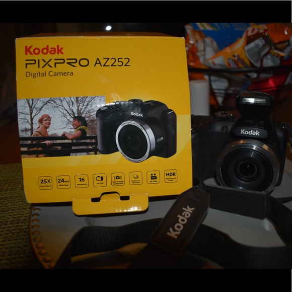 Digital Camera - Picture 2 of 8